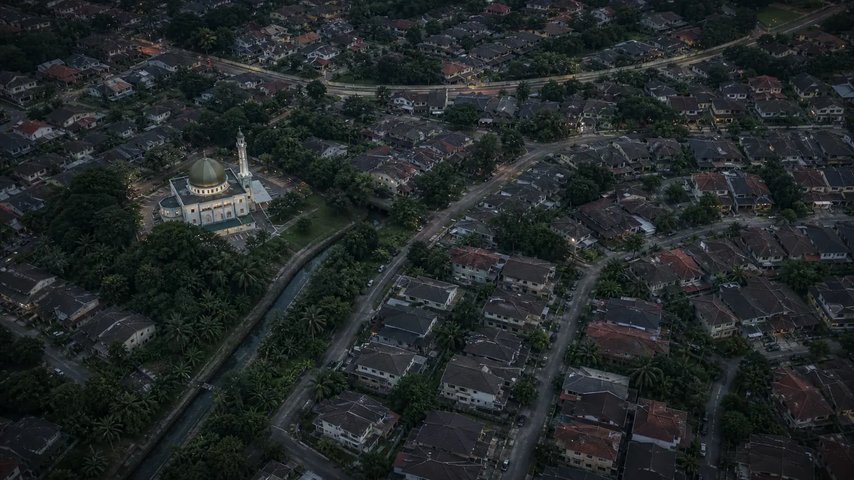 Aerial of the neighborhood around the confirmed house